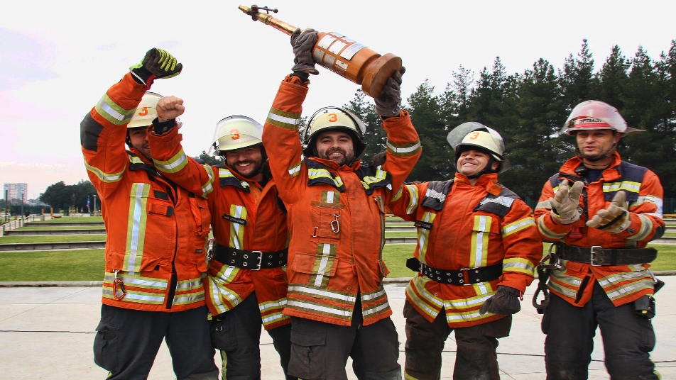 Bomba Germania de Temuco reinauguró reloj del cuartel y un monolito por su 123º aniversario